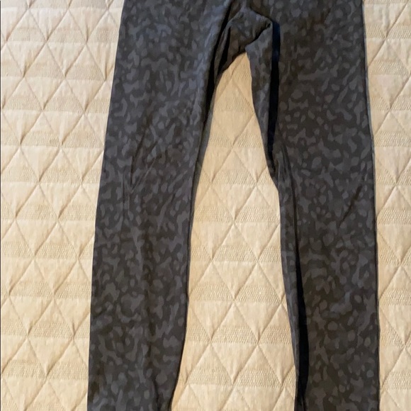 Lulu lemon wunder under - Picture 4 of 4